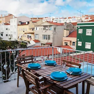 https://feels-like-home-lisbon-sun-terrace-graa-iv.hotels-lisbon-portugal.com